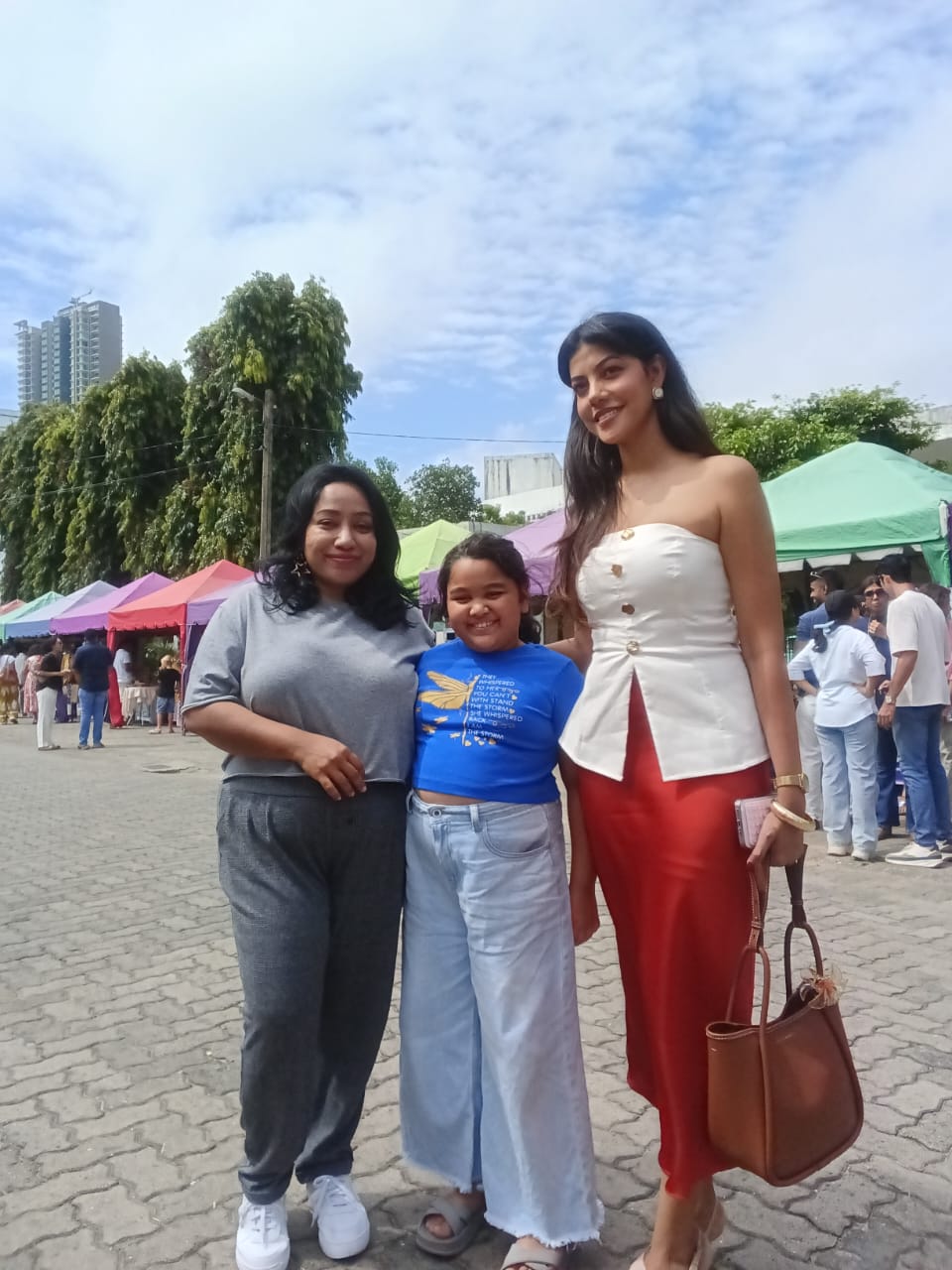 Dinukshi and her daughter co-founding